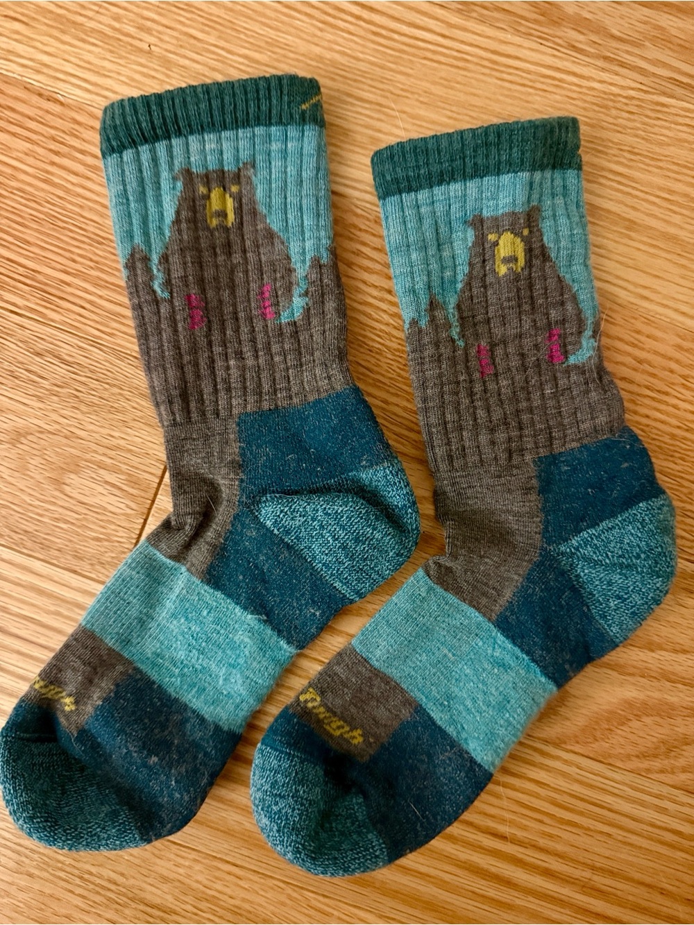 Women's Mountain Bear Pattern Crew Socks - Teal & Brown